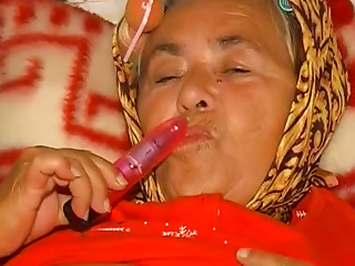 Filthy fat lusty granny loves getting her smelly..