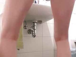 Big lipped hairy cunt love to masturbate