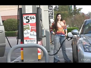 Playground Exhibitionism With The Legal age..